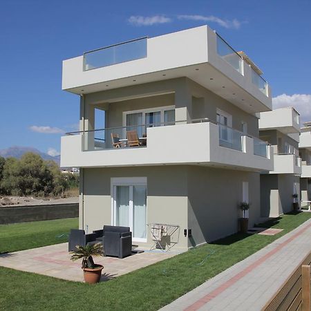 Holiday Luxury Villas คาลามากิ ภายนอก รูปภาพ