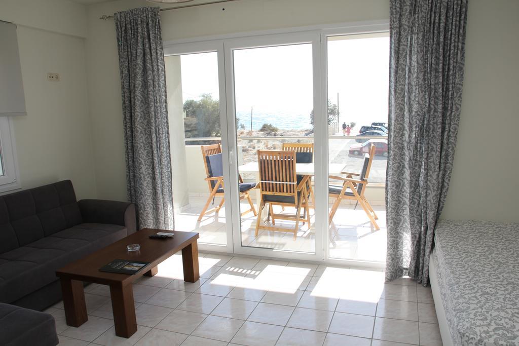Holiday Luxury Villas คาลามากิ ภายนอก รูปภาพ