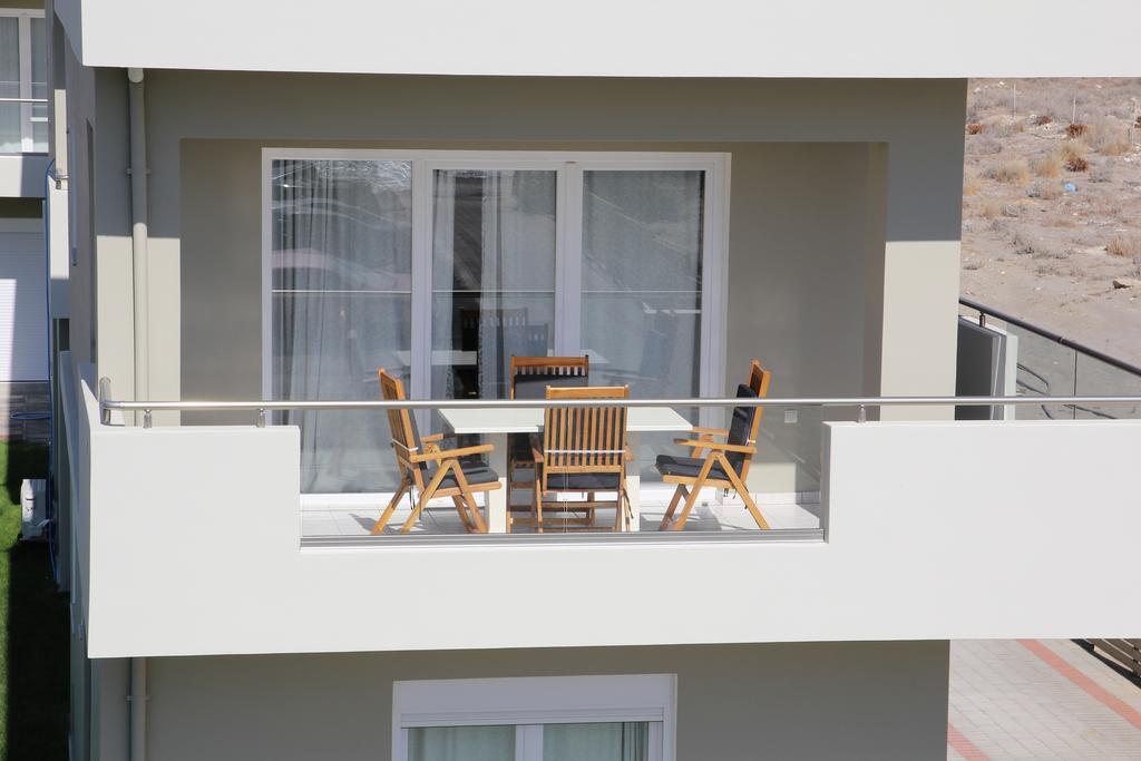 Holiday Luxury Villas คาลามากิ ภายนอก รูปภาพ