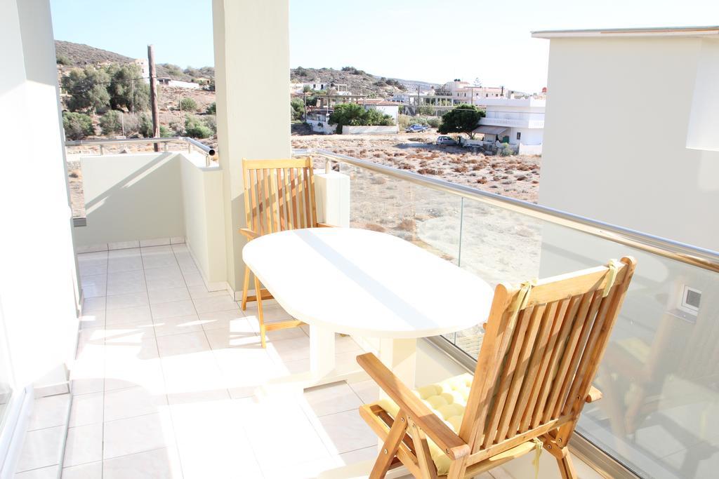 Holiday Luxury Villas คาลามากิ ภายนอก รูปภาพ