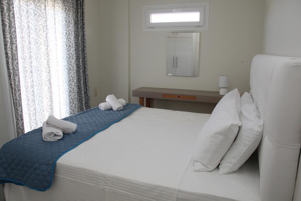 Holiday Luxury Villas คาลามากิ ภายนอก รูปภาพ