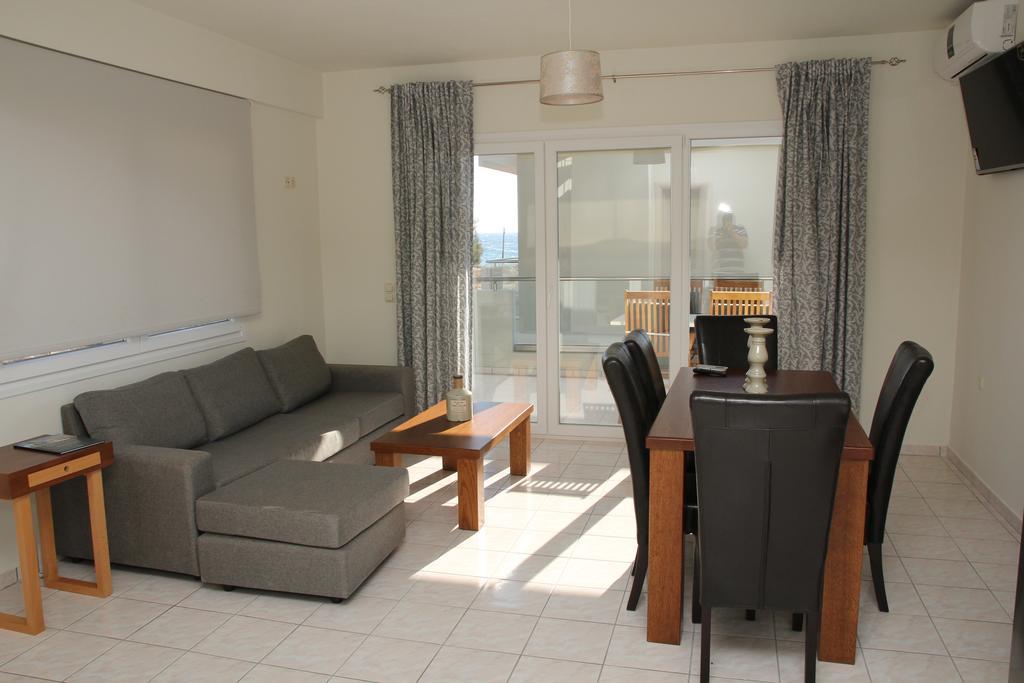Holiday Luxury Villas คาลามากิ ภายนอก รูปภาพ