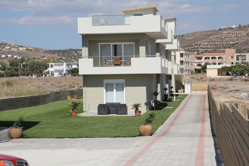 Holiday Luxury Villas คาลามากิ ภายนอก รูปภาพ