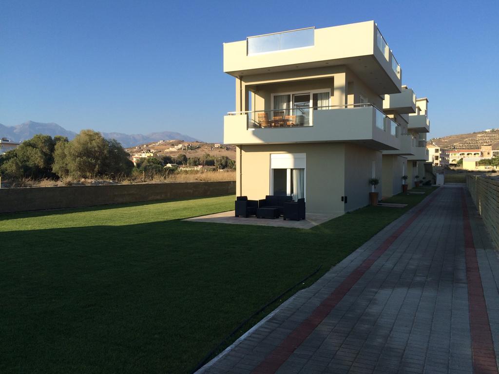 Holiday Luxury Villas คาลามากิ ภายนอก รูปภาพ