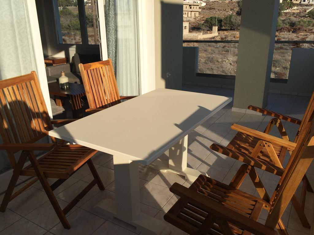 Holiday Luxury Villas คาลามากิ ภายนอก รูปภาพ